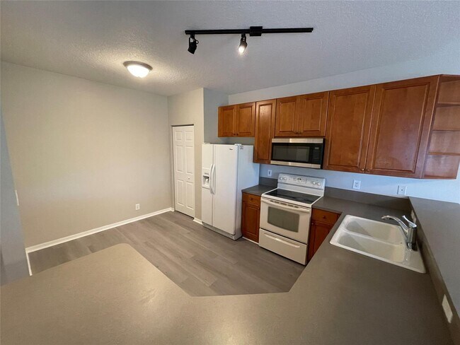 Photo - 7423 SW 8th St