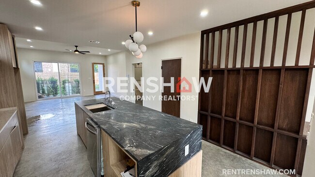 Photo - 42 Angelus St