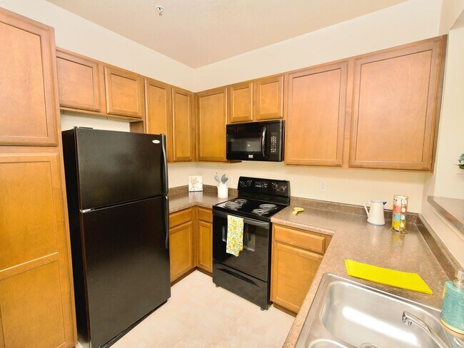 Photo - Luxury One Bedroom Condo Near Towne Center Unidad 10202