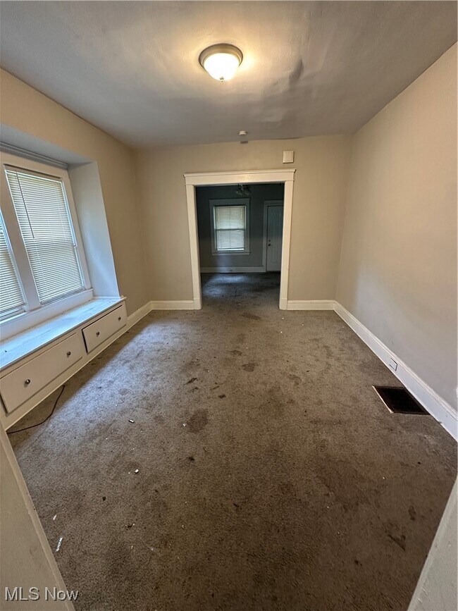 Photo - 2099 W 81st St Unidad Down