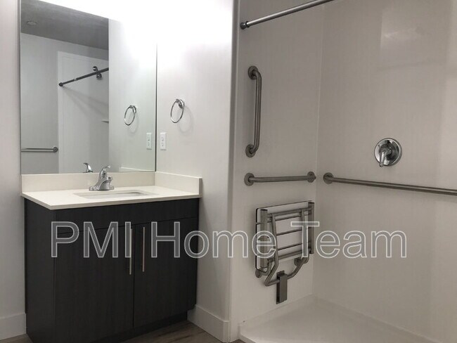 Photo - 2874 Kiesel Ave Unidad 303