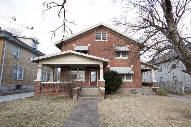 Building Photo - 425 E Cherry St Unit 425 E Cherry