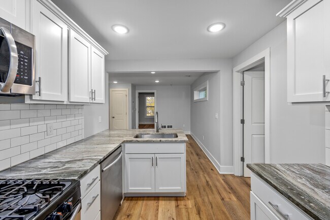 Photo - 610 4th St NW