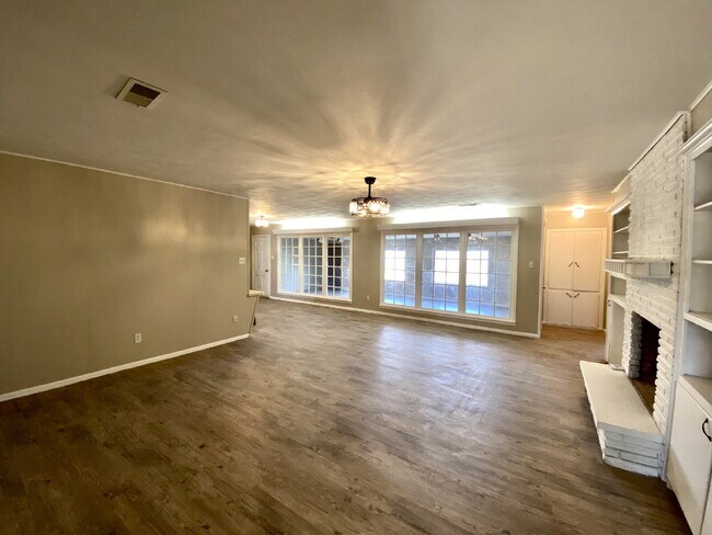 Photo - Spacious 4-Bedroom, 3-Bath Home in Central...