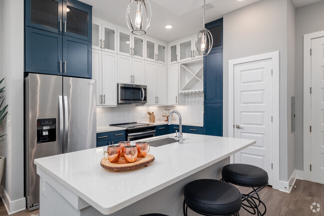 1BR, 1BA - 790SF - Kitchen