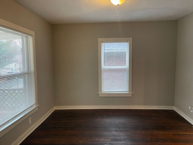 Photo - Huge 4 Bedroom house for rent !!!!!!