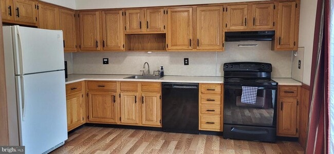 Photo - 65 Pennypacker Dr