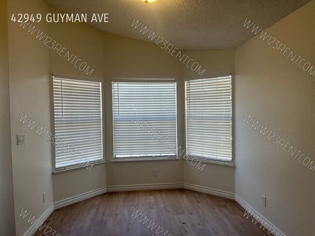 42949 Guyman Ave