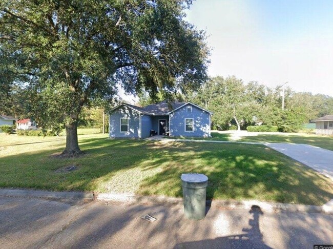 Building Photo - 490 Enfield Ln