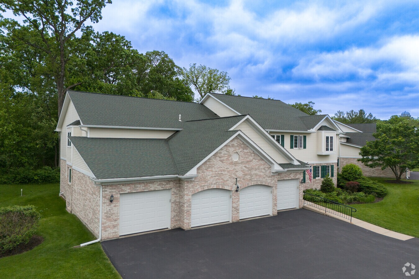 Photo - Bayside Pointe