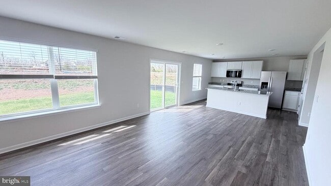 Photo - 107 Dinges St