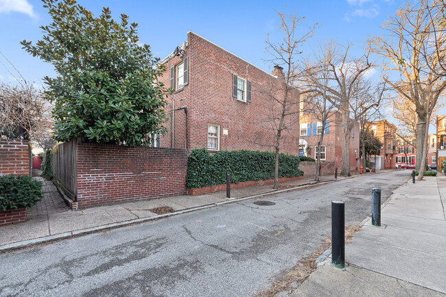 Photo - 408 S Croskey St Townhome