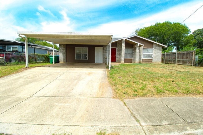 Building Photo - 2729 Christian Dr Rental