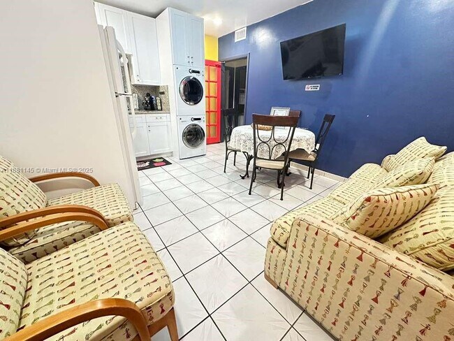 Photo - 935 SW 11th Ave Unit 1ST Floor