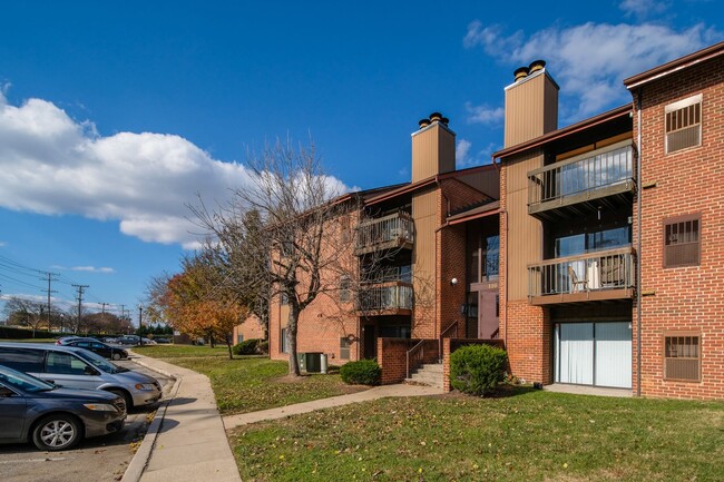 Building Photo - Top floor condo available Soon in Sun Valley!