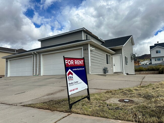 Move-in Discount - 7 bedroom, 3 bathroom t... - Move-in Discount - 7 bedroom, 3 bathroom t...