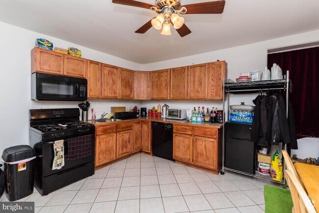 Building Photo - 535 E Girard Ave Unit 2 Rental