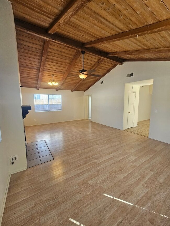 Photo - 12th St Omid Unidad #1