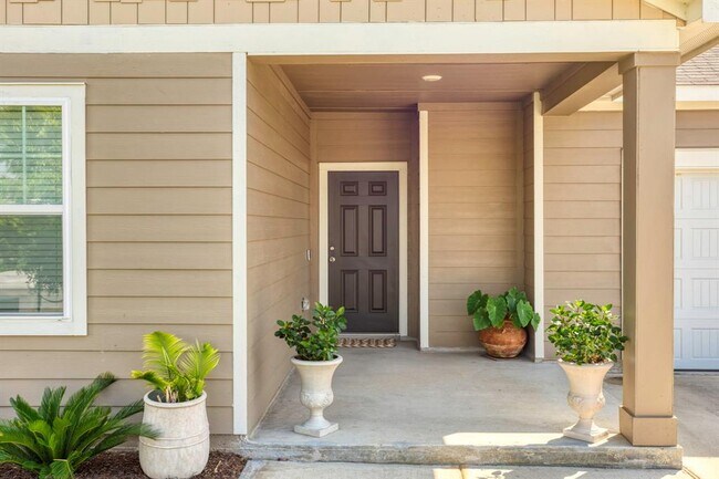 Photo - 121 Rubrum Rd