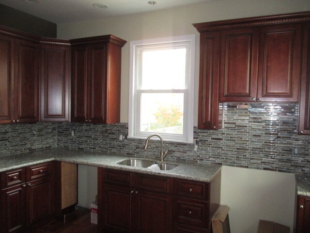 Building Photo - 2 Bedroom, 1 Bath Townhome in trendy Bloomfield.  Convenient!