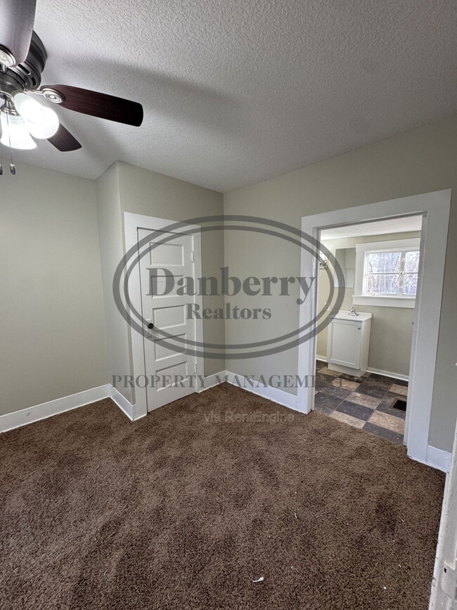 Photo - 413 Washington St