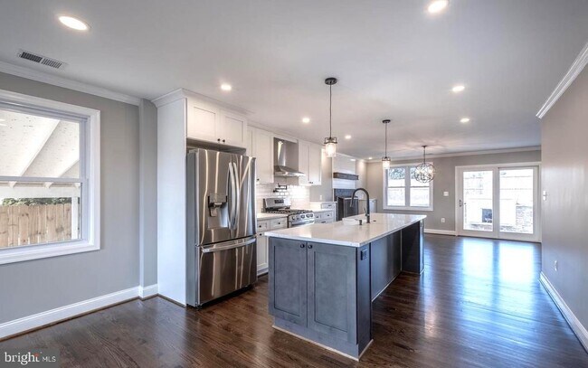 Photo - 6816 Westcott Rd