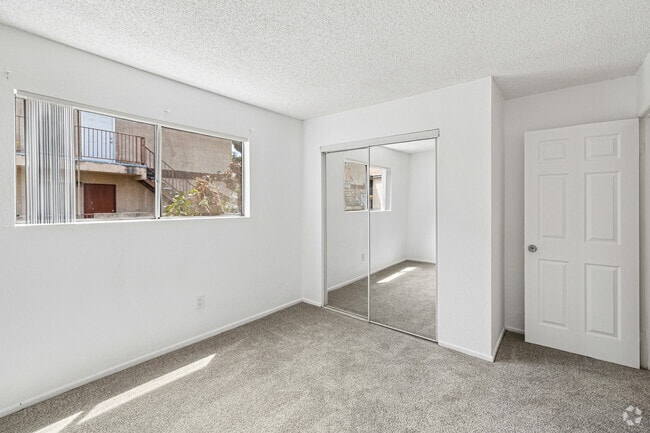 2BR, 2BA - 924SF - Primary Bedroom