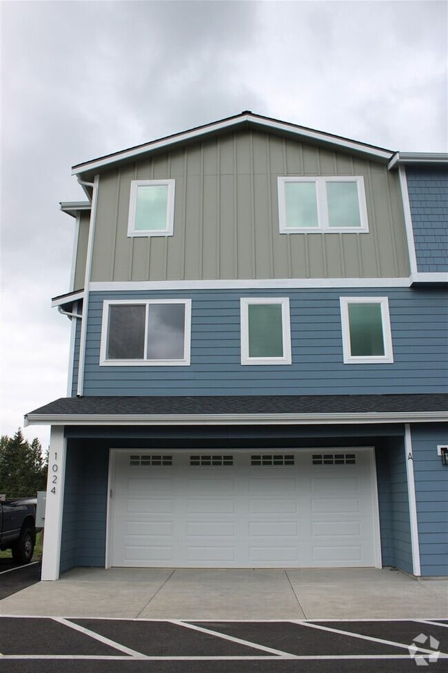 Building Photo - 2 bedroom 2 bathroom Brand  New Construction Unit A Rental