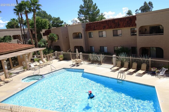 Building Photo - 5750 N Camino Esplendora Unit 203