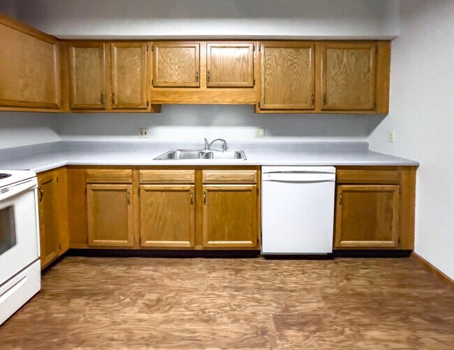 Photo - In-Unit Washer and Dryer - Walk the river ... Unit 2015-10