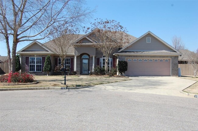 Photo - 108 Crenshaw Ct