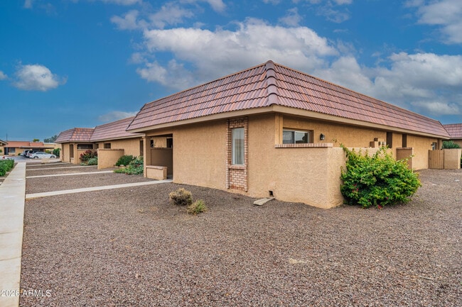 Building Photo - 501 W Yukon Dr