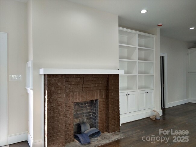 Photo - 1915 Hamorton Pl