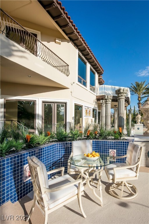 Building Photo - 8801 Palm Greens Ct