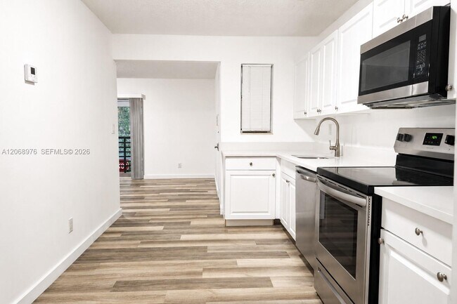 Photo - 411 SE 10th St Unidad 4