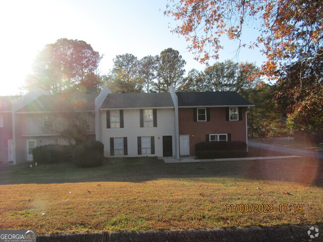 Building Photo - 1072 Eastview Cir NE Rental