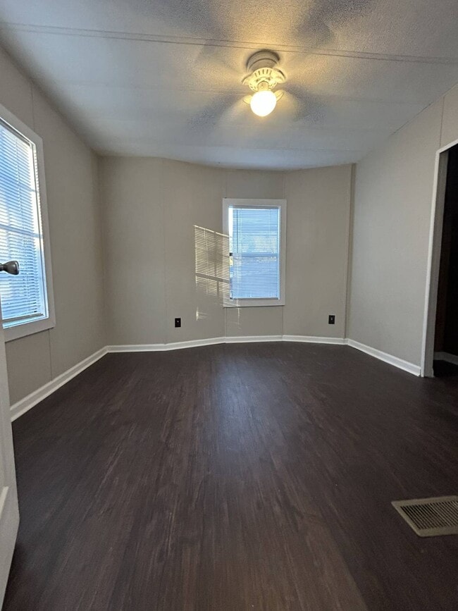 Photo - 10 White Oak Village