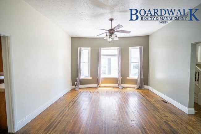 Photo - 4 Bedroom Victorian Single Family Home