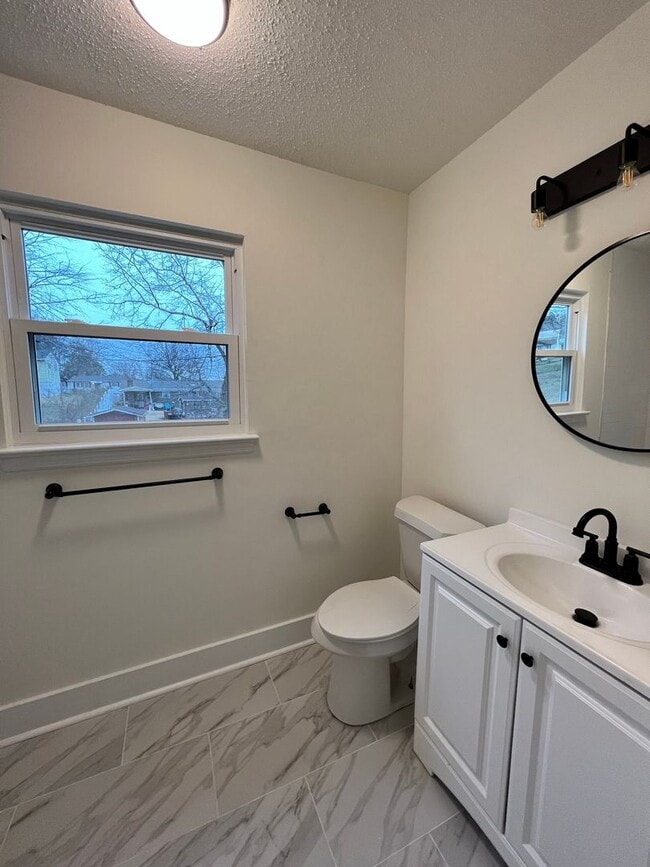 Photo - Newly renovated 3bed/2bath in east ridge for Rent!