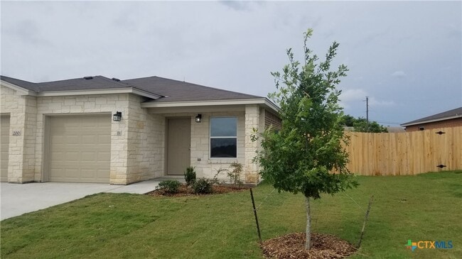 Photo - 200 Lowes Blvd