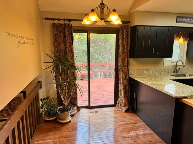 Photo - 11S067 West St