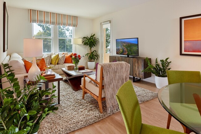 Photo - Franklin Street Apartment Homes