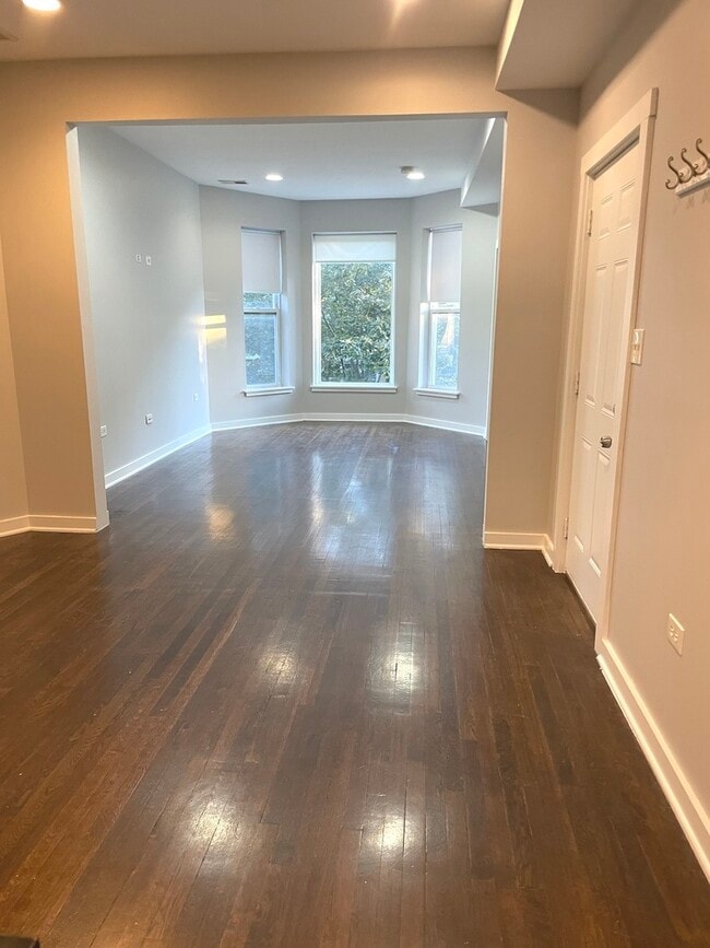 Photo - 3336 W Beach Ave Unit 2