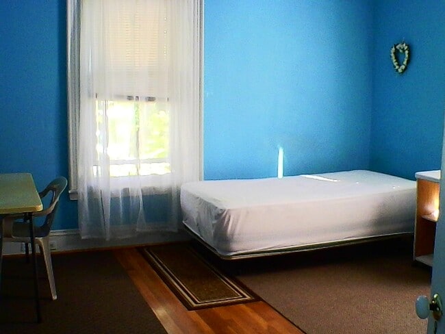 Building Photo - 45 Devens St Rental