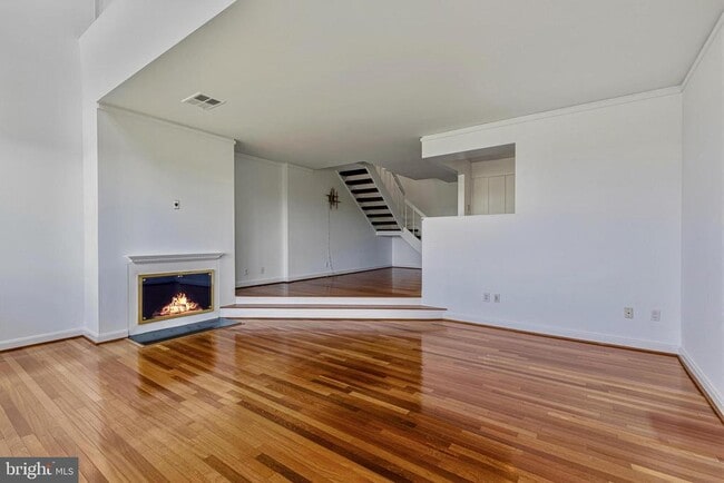 Building Photo - 2501 M St NW Unit 722