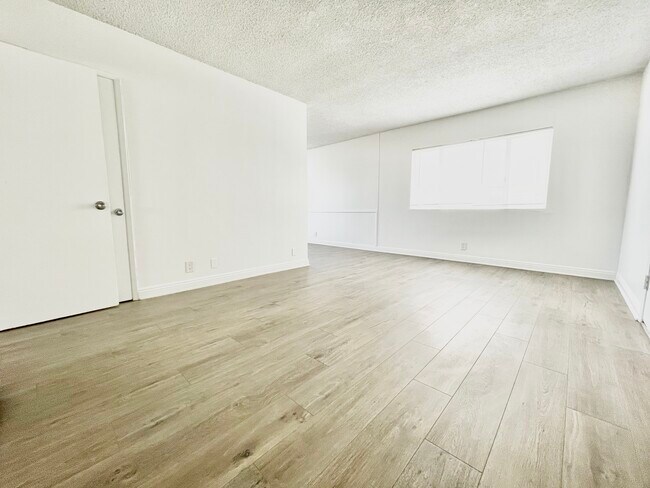 Photo - 7245 Bakman Ave Sun Valley, CA 91352 Unidad 2