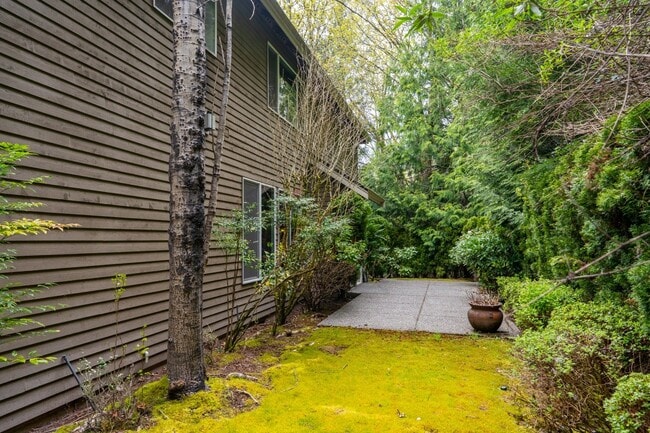 Photo - 5bd/3.5ba Sammamish Home
