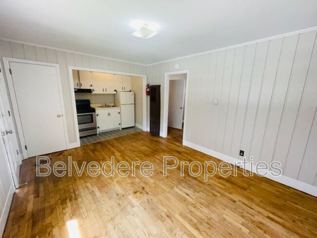 Photo - 215 McIver St
