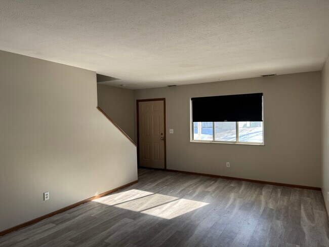 Photo - 1833 Cloveridge Dr