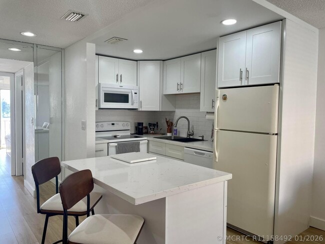 Photo - 1100 Crystal Lake Dr Unit 207
